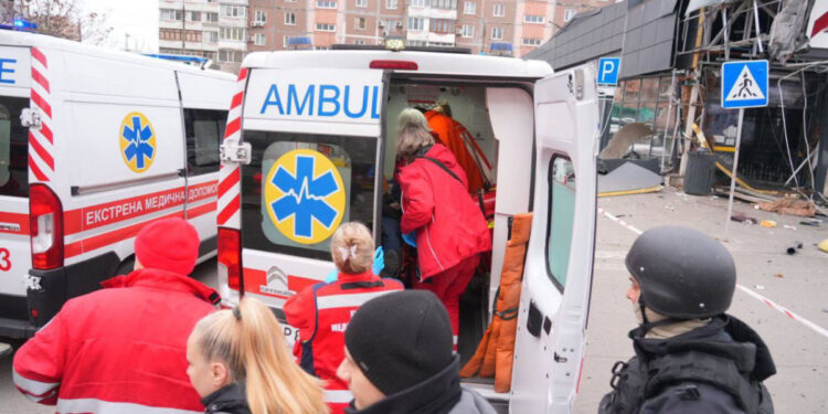 Росіяни вдарили дроном по АТБ в Запоріжжі 14 грудня, фото, відео – відомо про шість поранених, серед них дитина | Новости Запорожья