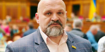 Скандальні вибори, неоднозначні рішення у парламенті та статки: аналіз роботи нардепа з Івано-Франківщини Василя Вірастюка