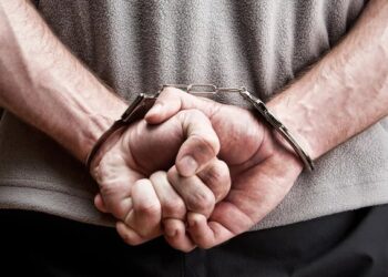 Спричинив ножове поранення знайомому – у Миколаєві поліцейські затримали підозрюваного у вчиненні злочину » Миколаївський Оглядач