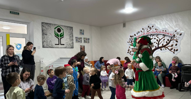 Святий Миколай завітав до Рівненського будинку дитини разом із командою ДУБОК