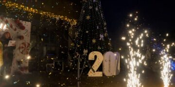 Святкові вогники та благодійність: у Черкасах відкрили “Різдвяну факторію”