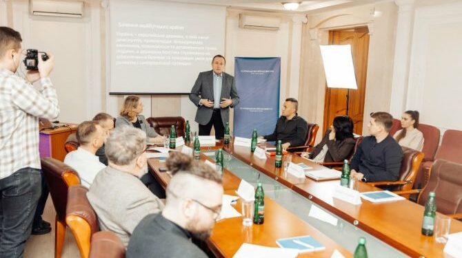 У Черкасах обговорили новий суспільний договір для України — Новости Черкасс