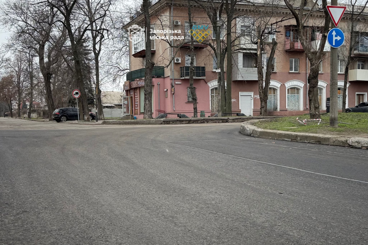 Важливу ділянку оновили - в Запоріжжі завершили масштабний ремонт дороги, яку щодня використовують тисячі водіїв (фото)