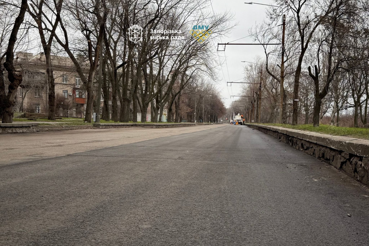 Важливу ділянку оновили - в Запоріжжі завершили масштабний ремонт дороги, яку щодня використовують тисячі водіїв (фото)