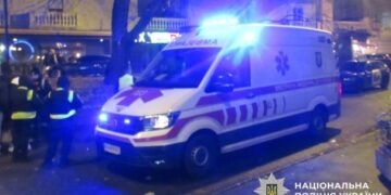 У Києві на Хрещатику спортсмен ММА побив перехожого до втрати свідомості