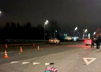 У Києві п’яний водій Tesla збив на смерть 13-річну дівчинку