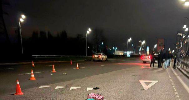 У Києві п’яний водій Tesla збив на смерть 13-річну дівчинку