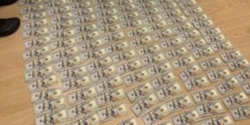 У Львові двоє рекетирів “вибивали” у чоловіка 120 тисяч доларів