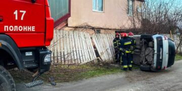 У Полонному перекинувся автомобіль: правоохоронці встановлюють обставини —Хмельнитчина