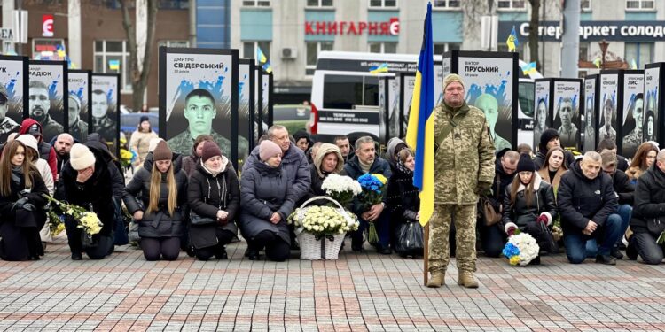 У Рівному попрощалися з полеглим Захисником України Дмитром Паскарем