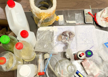 У Рівному затримали чоловіка, який виготовляв та збував метамфетамін