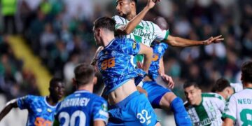 Унылое зрелище. «Динамо» без шансов проиграло кипрской «Омонии» в матче Лиги конференций