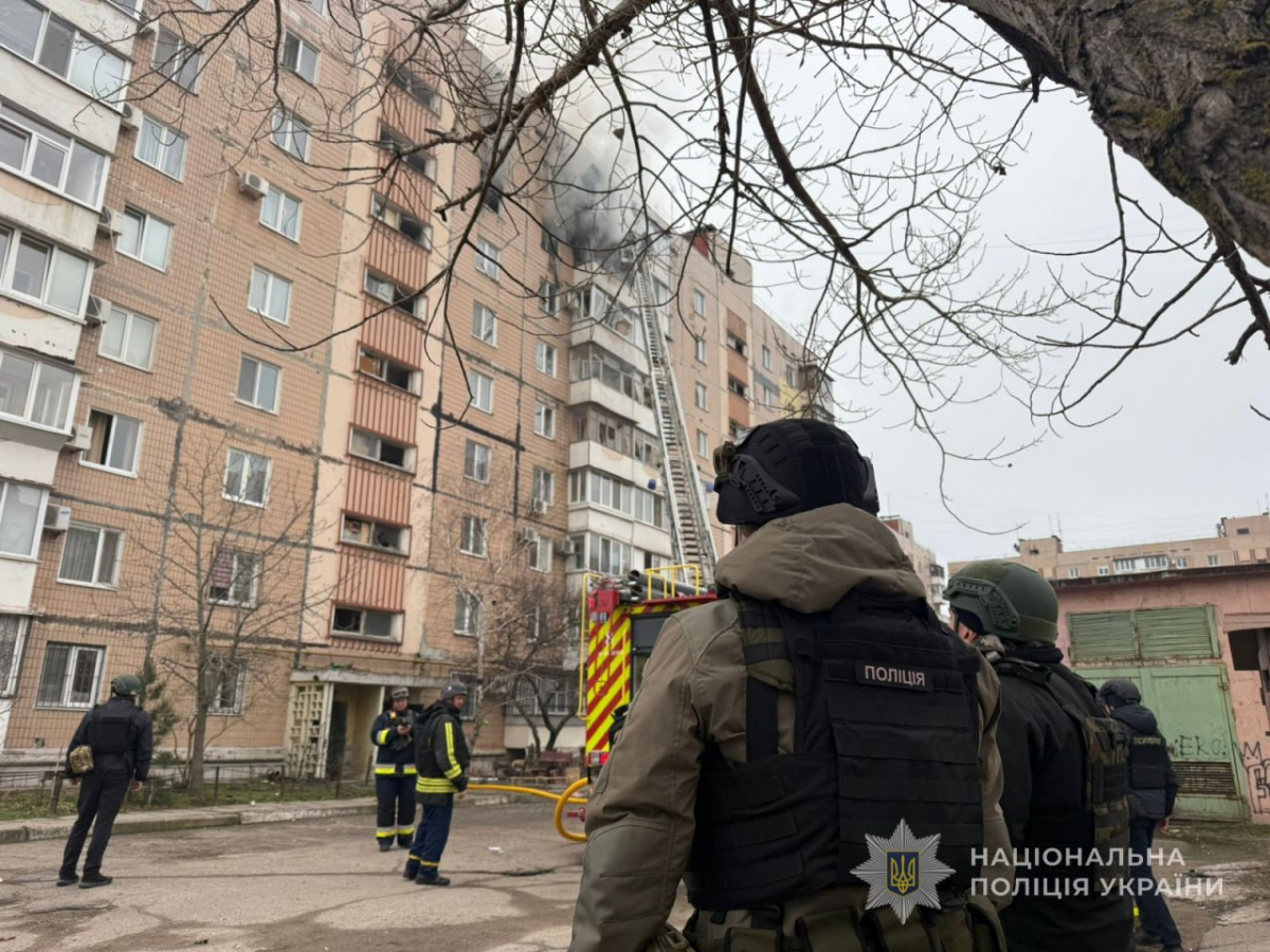 Сьогодні вдень ворог завдав чотири удари по Запоріжжю і Запорізькому району - одну авіабомбу скинув поблизу гімназії