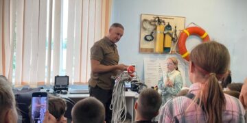 Водолази Рівненщини проводять уроки безпеки на воді для школярів