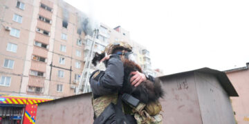 Ворог ударив по багатоповерхівці у Запоріжжі – наслідки обстрілу | Новости Запорожья