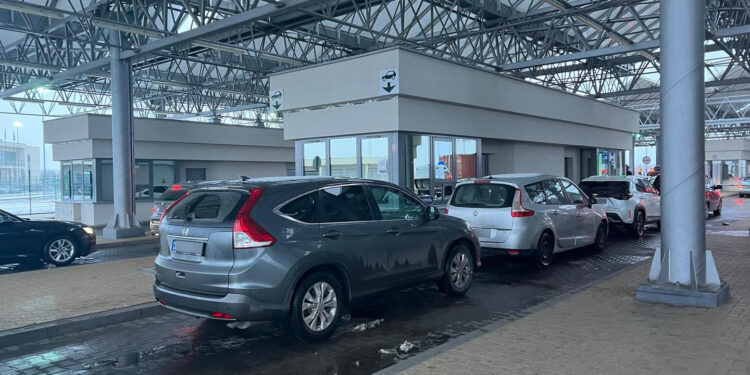 Західні кордони України за минулу добу перетнули 66 тисяч осіб