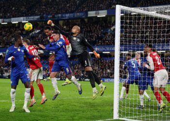 «Арсенал» выиграл у «Челси» в полуфинальном матче с 5 голами в Кубке лиги Англии