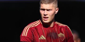 Артем Довбик отказался от предложения из АПЛ и хочет развивать карьеру в Италии