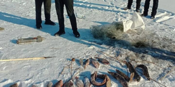 Браконьєр порушив правила та ловив рибу сітками з льоду – ПОЛТАВА СЬОГОДНІ