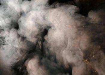 Через пожежу у будинку на Уманщині до лікарні госпіталізували літню жінку