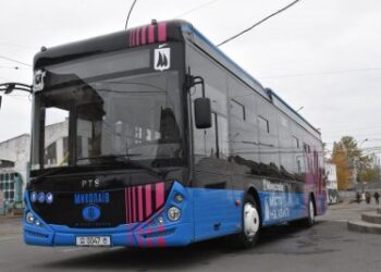 Через туман та мороз обмерзли контактні мережі “Миколаївелектротрансу” – спеціалісти роблять усе можливе » Миколаївський Оглядач