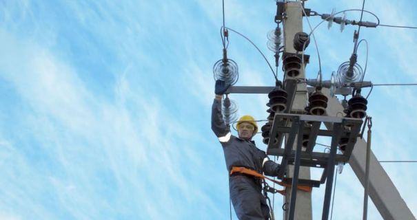 Екстрені відключення по всьому Києву: що кажуть про повернення планових графіків