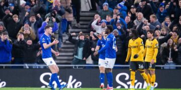 «Эвертон» с 2 удалениями разыграл ничью с «Вулверхэмптоном»