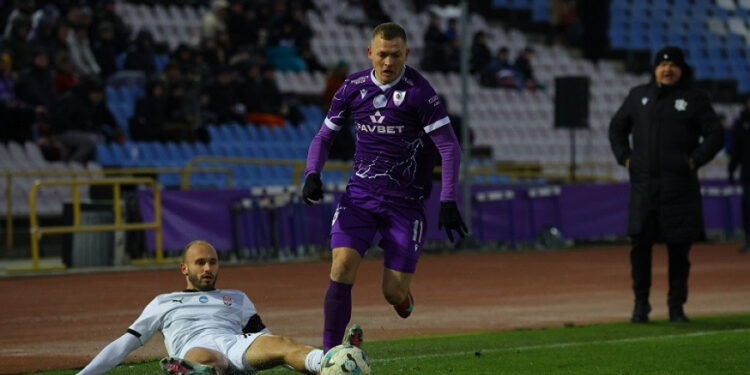 Футболісти ЛНЗ оновили рекордну клубну переможну серію в Чемпіонаті України