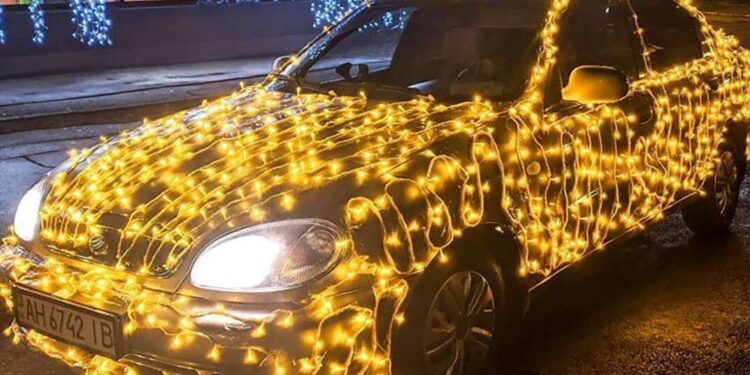 Гірлянда на автомобіль: чи дозволено чіпляти |  |