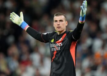 Известно, кто в АПЛ хочет подписать Лунина