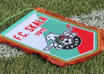 Клуб Другої ліги звільнив відомого тренера та вже знайшов йому заміну