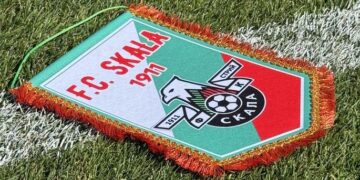 Клуб Другої ліги звільнив відомого тренера та вже знайшов йому заміну