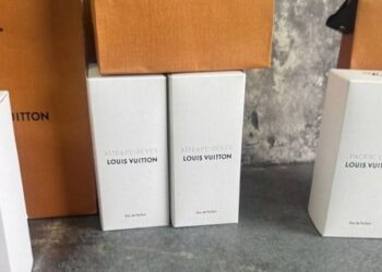 На Львівщині митники зупинили спробу незаконного ввезення брендових товарів