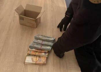 На Львівщині митники зупинили спробу вивезення валюти на понад 1,8 млн грн