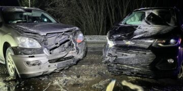 На Львівщині зіткнулись два автомобілі: постраждав чоловік