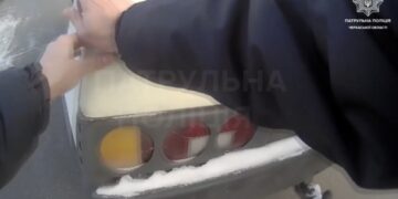 Патрульні в Черкасах допомагали водіям, чиї авто зламалися в дорозі