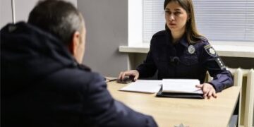 Порізав шини колес на 19 автівках: у Миколаєві поліцейські повідомили чоловіку про підозру у вчиненні хуліганських дій » Миколаївський Оглядач