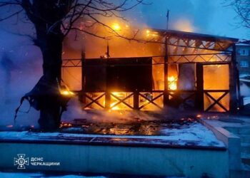 Рятувальники ліквідували пожежу в ресторані — Новини Черкащіни