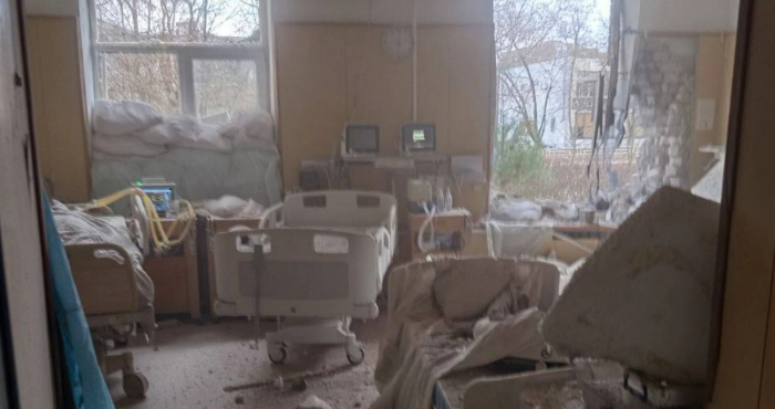 Росіяни обстріляли медичний заклад у Херсоні: поранені дві медсестри