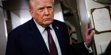 Трамп шантажує Макрона 200-відсотковими митами на вина за неприєднання до «Ради миру» – Экономика