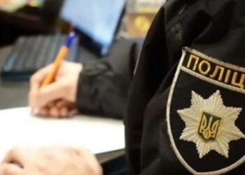 У метро Києва затримали чоловіка, який ножем поранив двох пасажирів