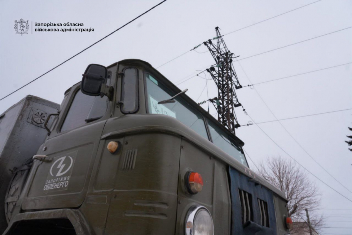 Величезні вирви та уламки довкола: в Запоріжжі екологи зафіксували наслідки удару керованими авіабомбами (фото)