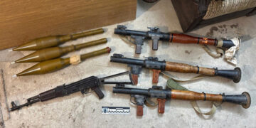 У Запоріжжі чоловік продавав автомати, гранатомети та боєприпаси – його затримали СБУ та поліція | Новости Запорожья