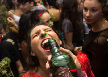 У Запоріжжі під час новорічних свят троє неповнолітніх опинились у лікарнях через алкоголь – подробиці | Новости Запорожья