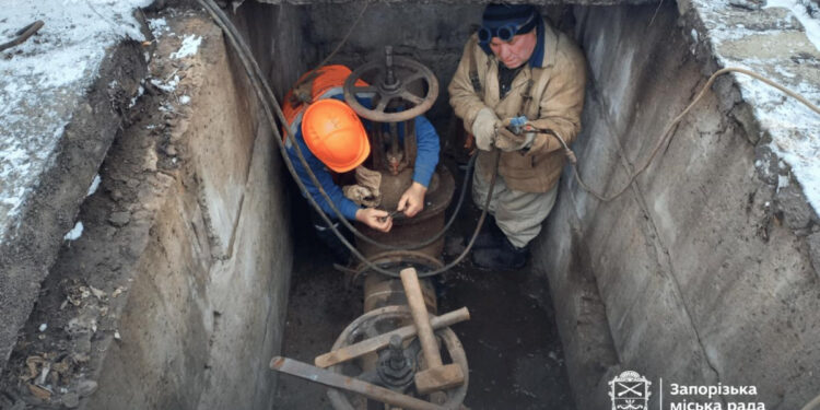 У Запоріжжі ремонтують водогін на вулиці Лобановського – Водоканал | Новости Запорожья