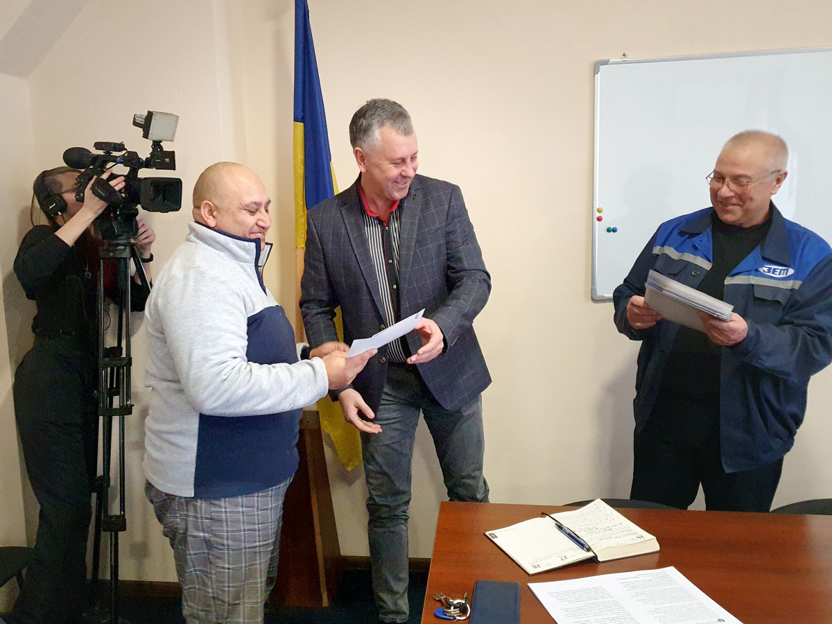 Оновлений та відремонтований: у Запоріжжі трамвай після капремонту виходить у лінію (відео)