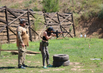 У Запоріжжі ветеран з інвалідністю Ярослав Лук’яненков став інструктором і навчає цивільних основам військової підготовки | Новости Запорожья