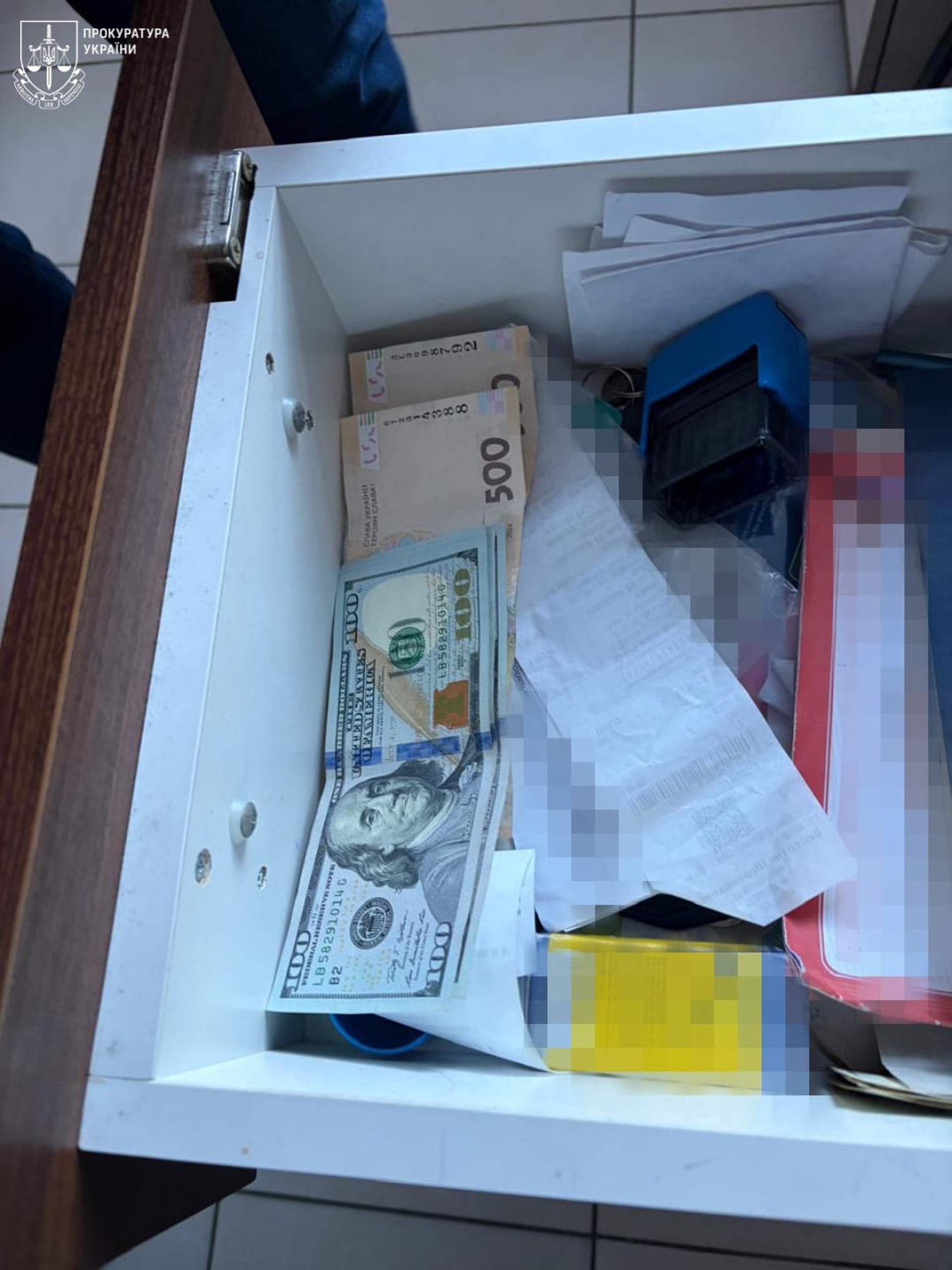 В голови експертної комісії одеської лікарні виявили готівки на 5 мільйонів