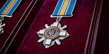 За вагомий внесок у розбудову держави: президент України нагородив двох прикарпатців відзнаками