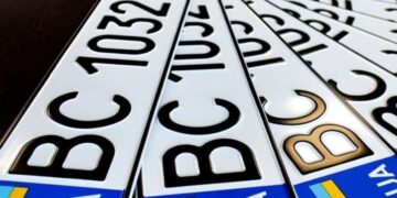 Безкоштовні та платні номерні знаки на авто: скільки платять дніпряни у 2026 році – Дніпро оперативний